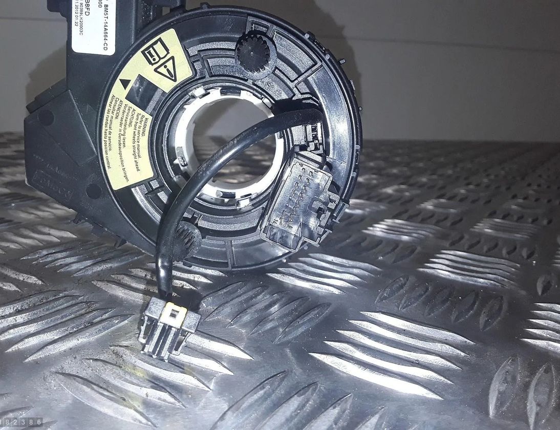 FORD Kuga 2 generation (2013-2020) Sťahovací krúžok airbagu (krúžok SRS) bm5t14a664cd 28822802