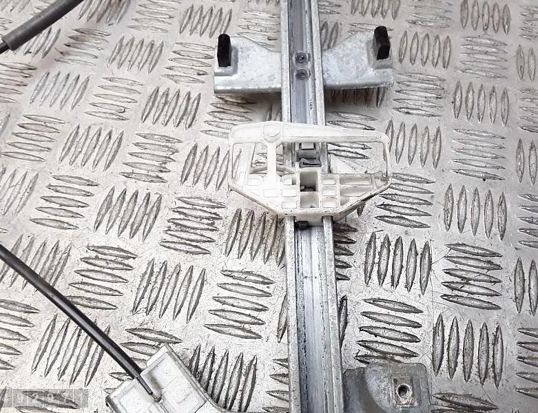 LAND ROVER Defender 1 generation (1983-2016) Rear left door window lifter 0130821763 30627944