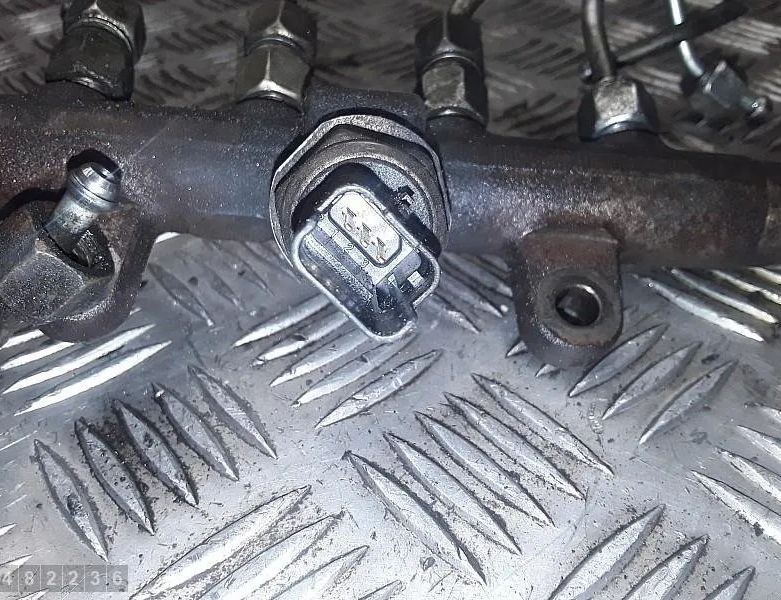 LAND ROVER Defender 1 generation (1983-2016) Топливная магистраль левая a2c20001221 30631921