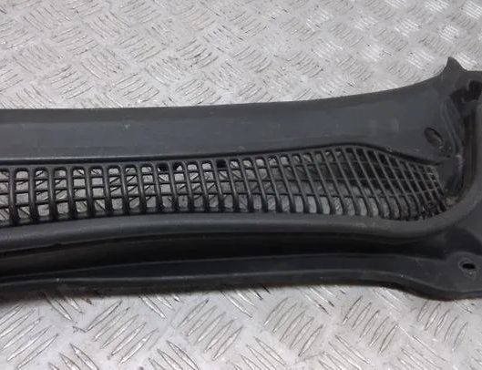 VOLVO V50 1 generation (2003-2012) Front Wiper Cowl Trim 30745377 20539912