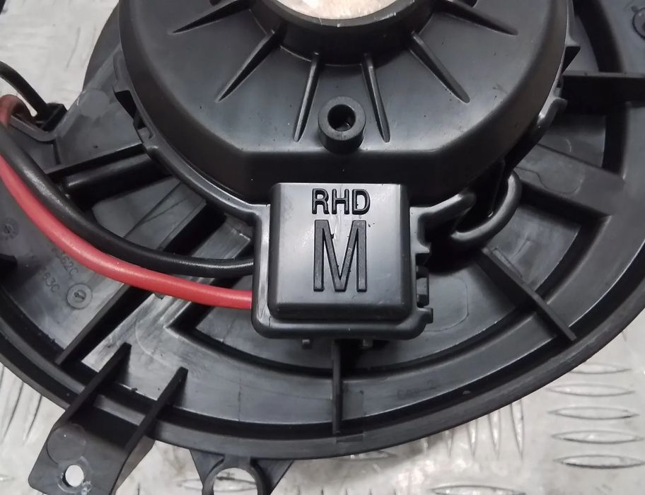 VOLKSWAGEN Golf 8 generation (2019-2023) Motor ventilátora ohrievača/odpor ventilátora 5WC819021A 26336880