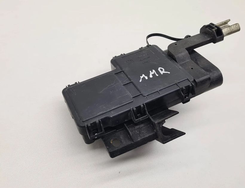 BMW 7 Series E65/E66 (2001-2008) Fuse box 61138387568 28567537
