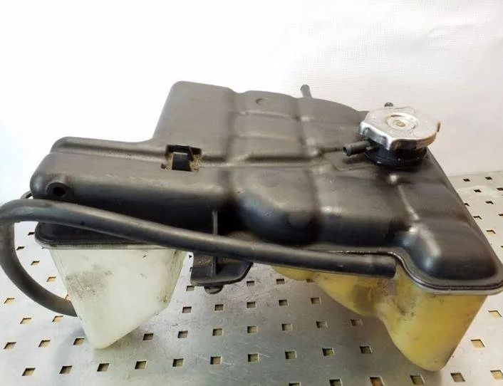JEEP Commander 1 generation (2006-2010) Expanzná nádrž 55116873AD 25117667