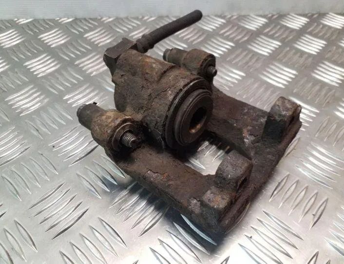 CHRYSLER Voyager 4 generation (2001-2007) Ľavý zadný brzdový strmeň 25123869