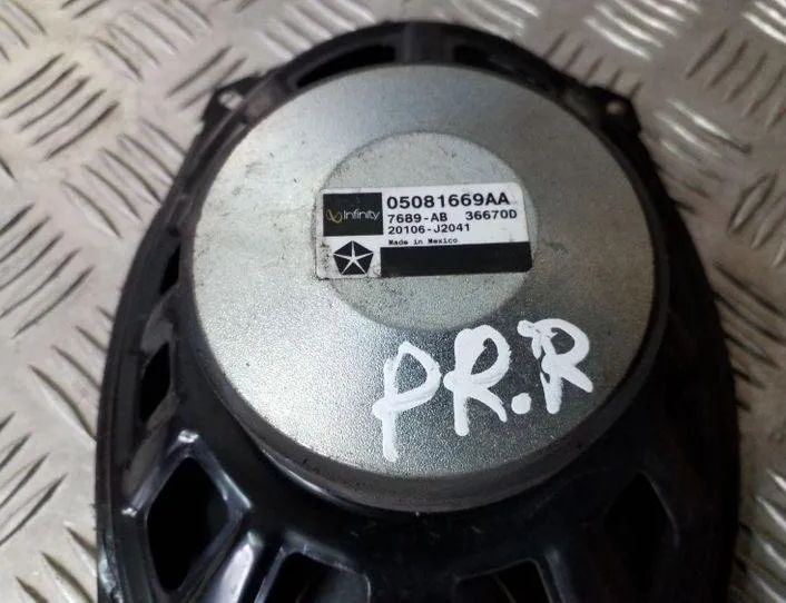 CHRYSLER Voyager 4 generation (2001-2007) Pravý predný dverový reproduktor 05081669AA 25142793