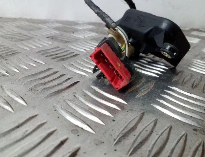 AUDI A6 C4/4A (1994-1997) Ventily na ovládanie vnútorného kúrenia 0132801022,4A0820511B 25146763