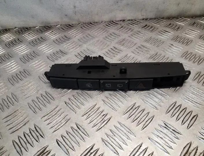 CHRYSLER Voyager 4 generation (2001-2007) Tlačidlo núdzovej situácie 04685925AA 25155975