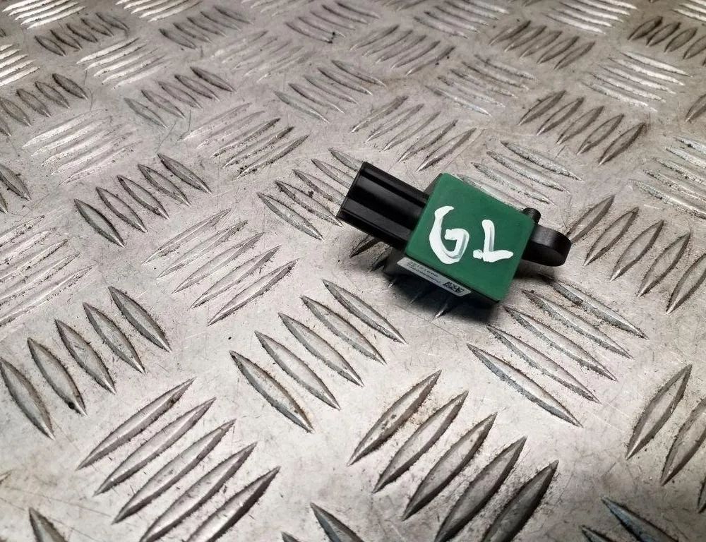 VOLKSWAGEN Tiguan 1 generation (2007-2017) Датчик удара задний левый 5N0959351B 32148968