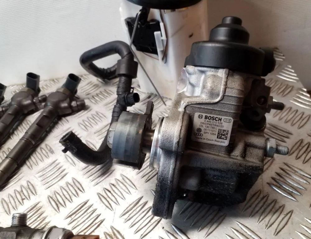 VOLKSWAGEN Passat B7 (2010-2015) Súprava palivových vstrekovačov 03L130277J,03L089N,0445010526,03L919824D,3AA919050B,03L130755L,0445110369,03L906054A,057130764AB 32152092