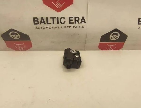 BMW 3 Series G20/G21/G28 (2018-2024) Bootlid Antenna Amplifier 920519001,6832256 31522839