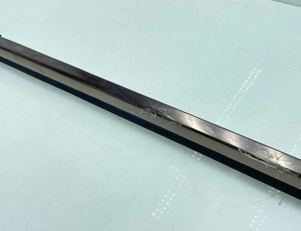 MERCEDES-BENZ SL-Class R230 (2001-2011) Predný ľavý dverový okenný pásik A2307200224 31530547