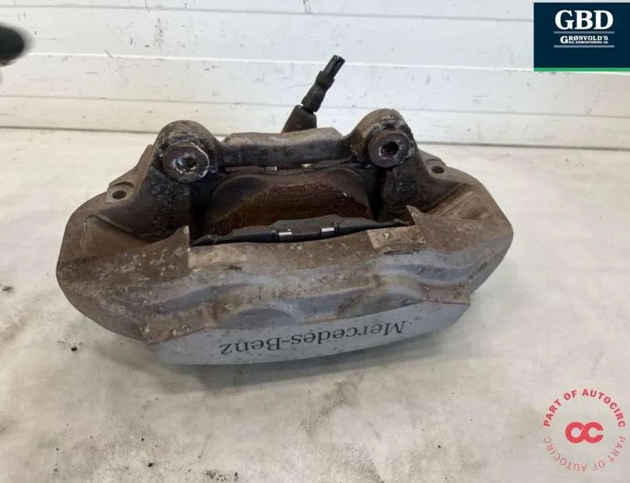 MERCEDES-BENZ EQC 1 generation (2018-2023) Ľavý predný brzdový strmeň a0004210000 32989345