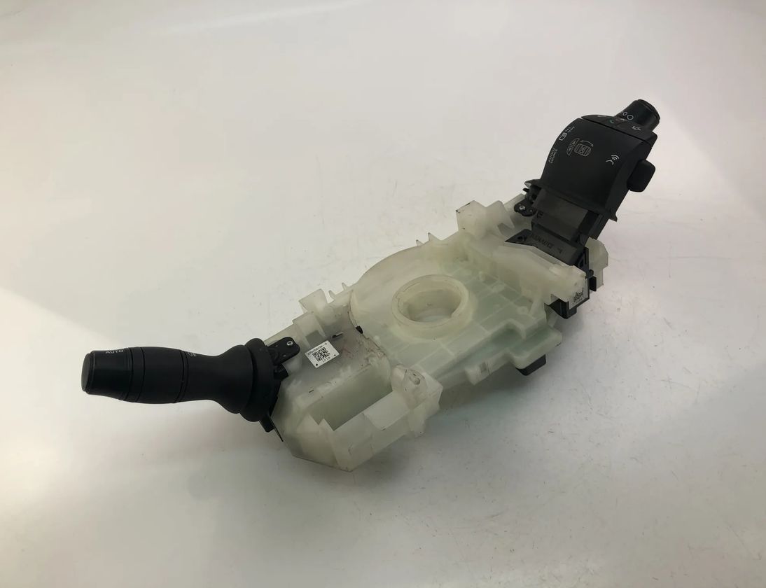 RENAULT Megane 1 generation (1995-2003) Подрулевой переключатель 255670019R 14430178