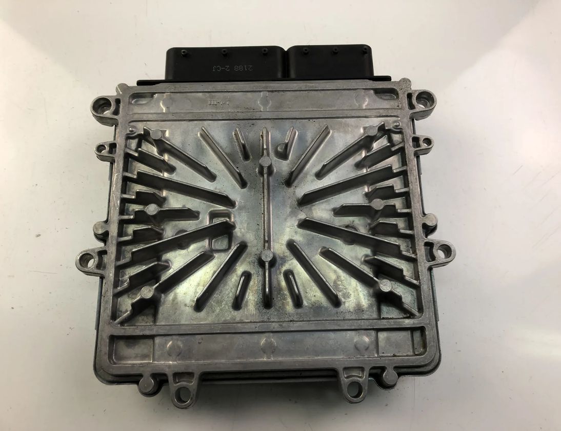 VOLVO XC70 2 generation (2000-2007) Блок управления двигателем 31272462AA,0281012765 14549439