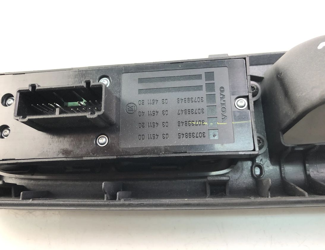 VOLVO V50 1 generation (2003-2012) Ovládače okien ľavých zadných dverí 8679473 14622022