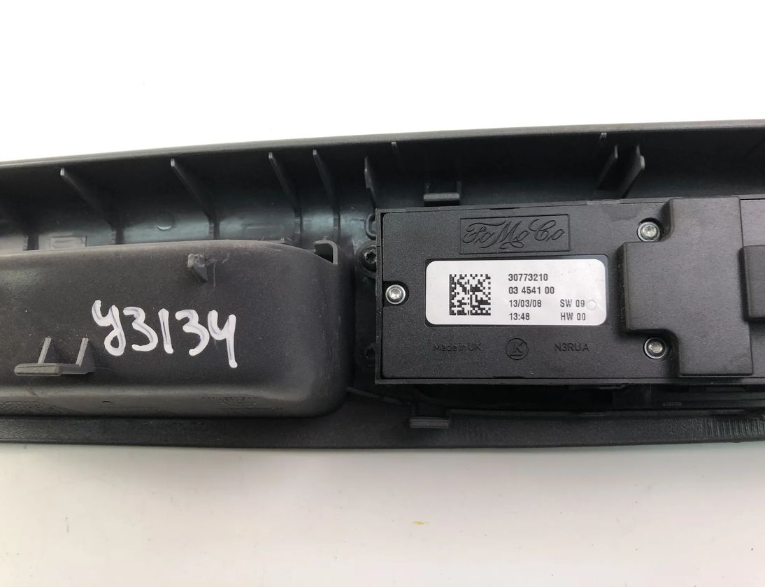 VOLVO V50 1 generation (2003-2012) Ovládače okien ľavých zadných dverí 8679473 14648006