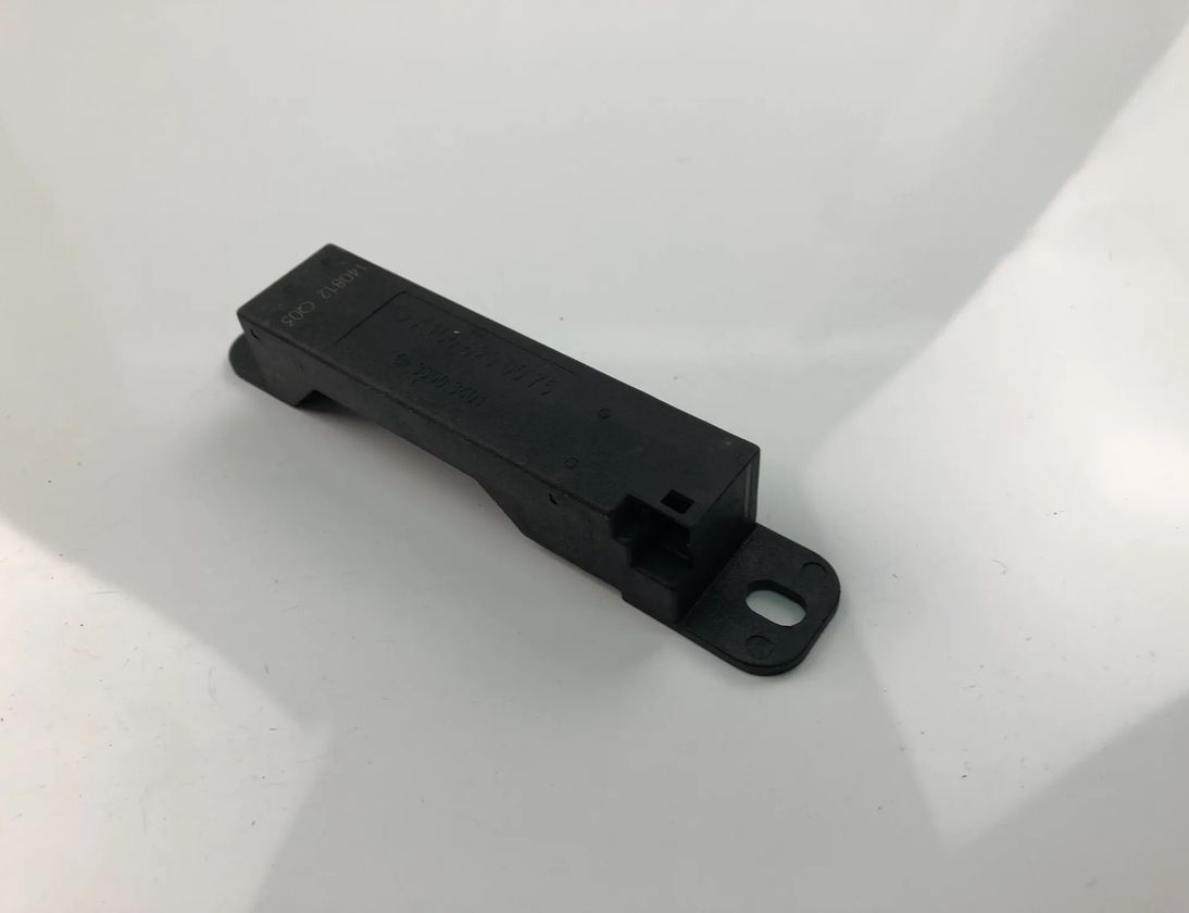 PEUGEOT 208 Peugeot 208 (2012-2015) Vypínač ľavého okna predných dverí 96758773XU 17761464