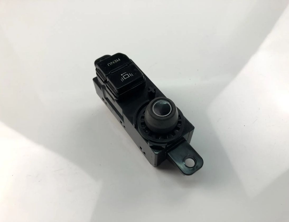 PEUGEOT 208 Peugeot 208 (2012-2015) Vypínač ľavého okna predných dverí 96758773XU 17761464