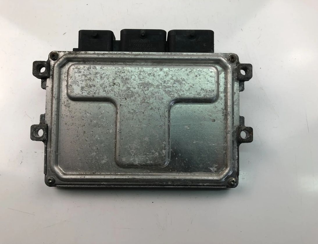 PEUGEOT 208 Peugeot 208 (2012-2015) Riadiaca jednotka motora 9811545080,9800913080 17986902