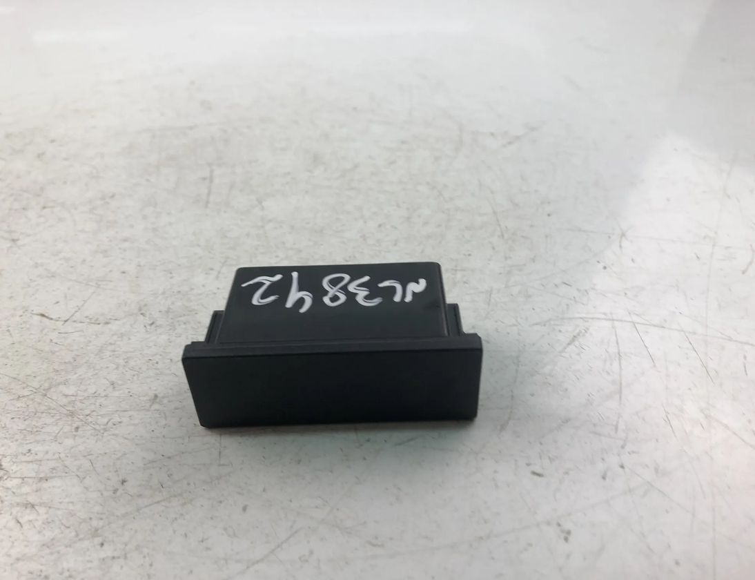 TOYOTA Yaris 3 generation (2010-2019) Kontrolná jednotka 83950-K0010 18205585