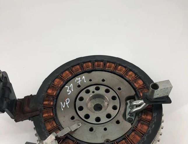 VOLVO XC60 2 generation (2017-2024) Alternátor 31491811 26843673