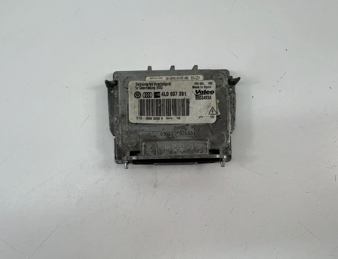 VOLKSWAGEN Passat B6 (2005-2010) Xenónová svetelná riadiaca jednotka 4L0907391 28200381