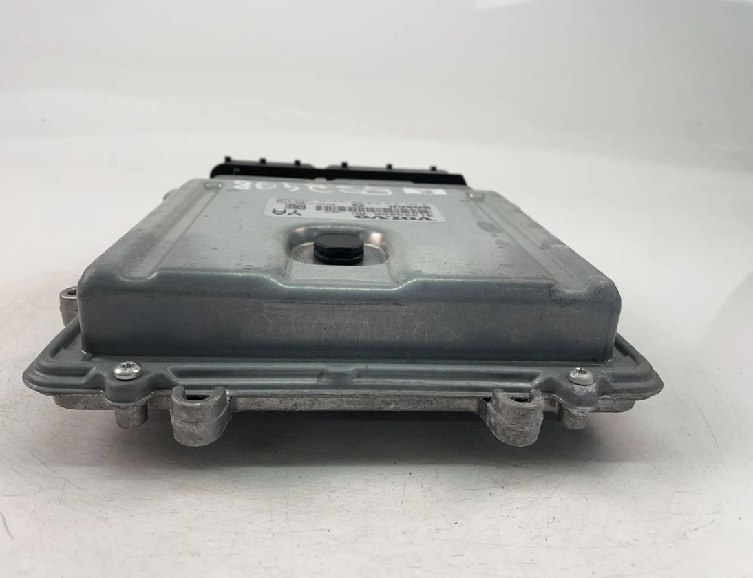 VOLVO V70 3 generation (2007-2020) Riadiaca jednotka motora 31303095AC,0281016616 29068212