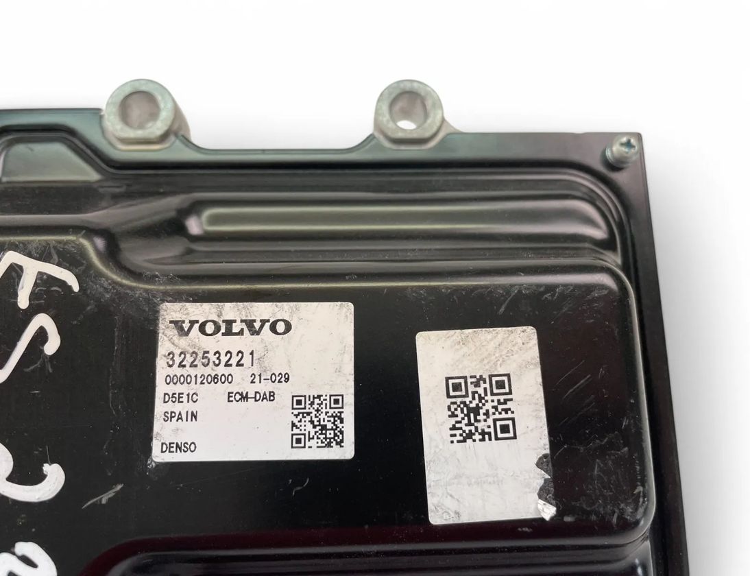 VOLVO V60 1 generation (2010-2020) Engine Control Unit ECU 32253221 29116876