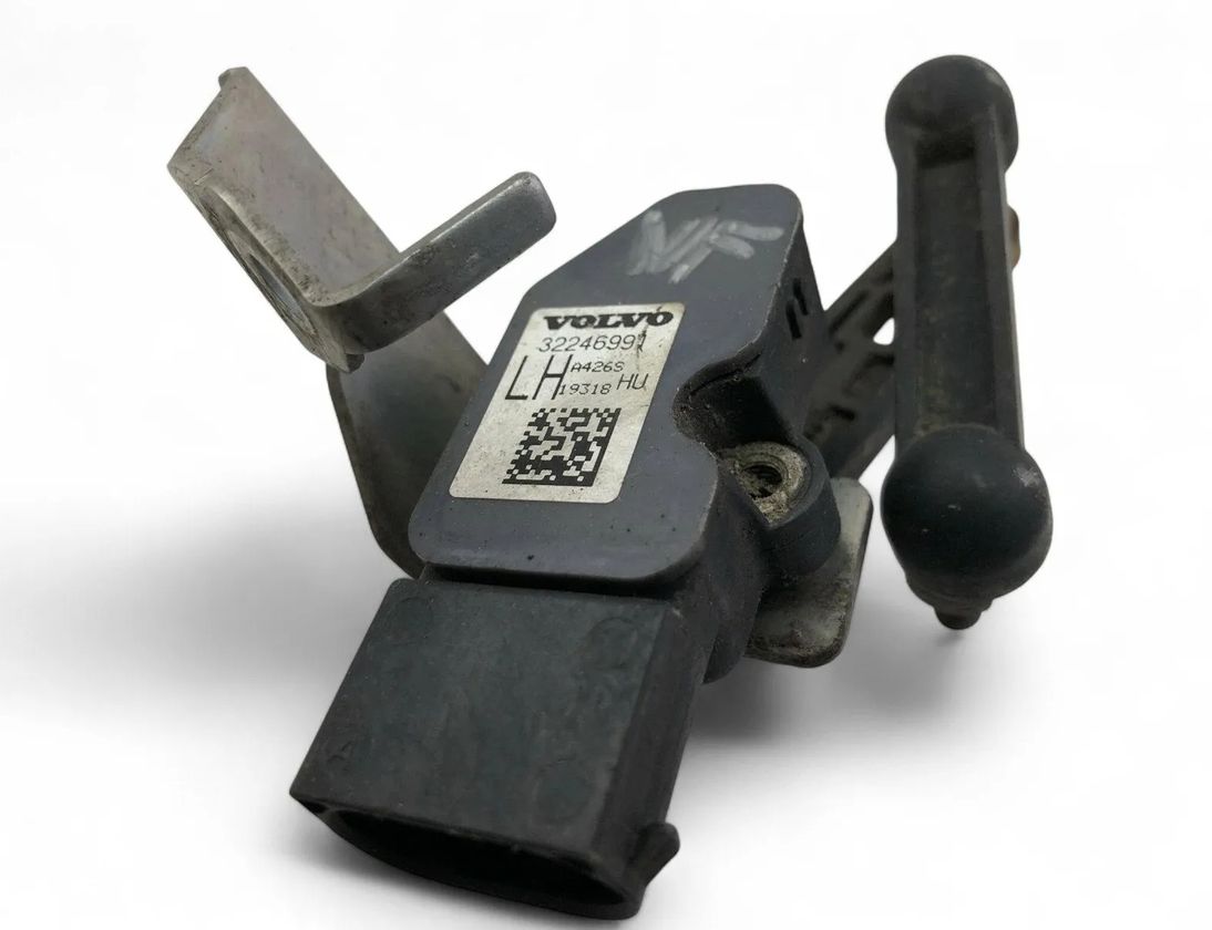 VOLVO XC60 2 generation (2017-2024) Ľavý predný snímač hladiny 32246991 32046566