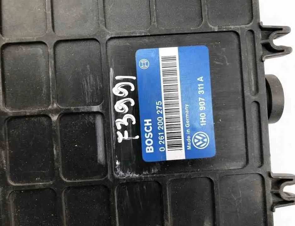 VOLKSWAGEN Golf 3 generation (1991-1998) Блок управления двигателем 0261200275,1H0907311A 32635958