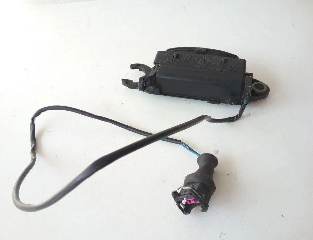 AUDI A4 B5/8D (1994-2001) Pravé zadné dvere vonkajšia kľučka 8D0837208A 20326236