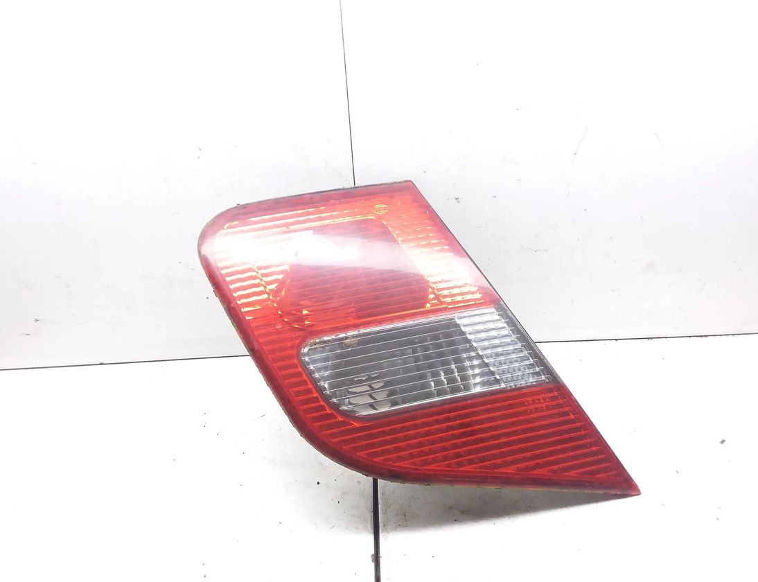 MITSUBISHI Carisma 1 generation (1995-2004) Фонарь крышки багажника левый 151207 25708424