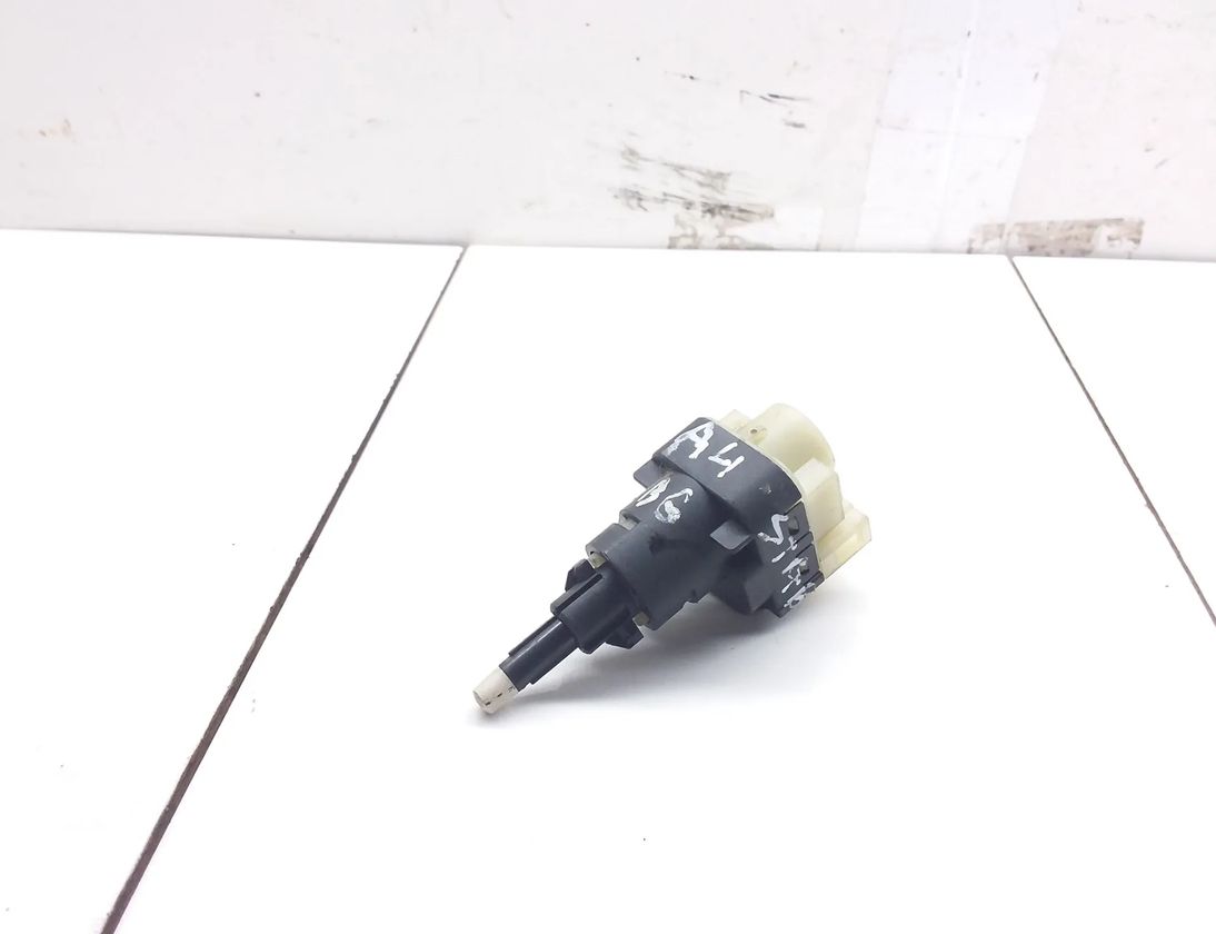 AUDI A4 B6/8E (2000-2005) Brzdový valec 1k2945511 27503338