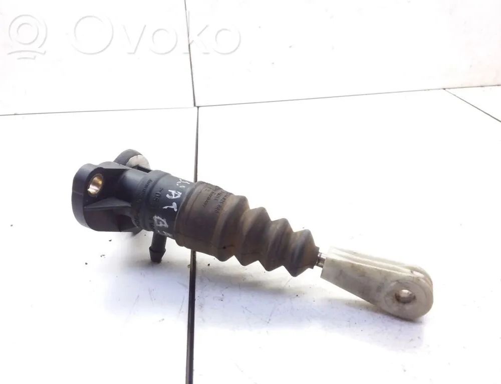 AUDI A6 C5/4B (1997-2004) Clutch Cylinder 8E1721401 28399864