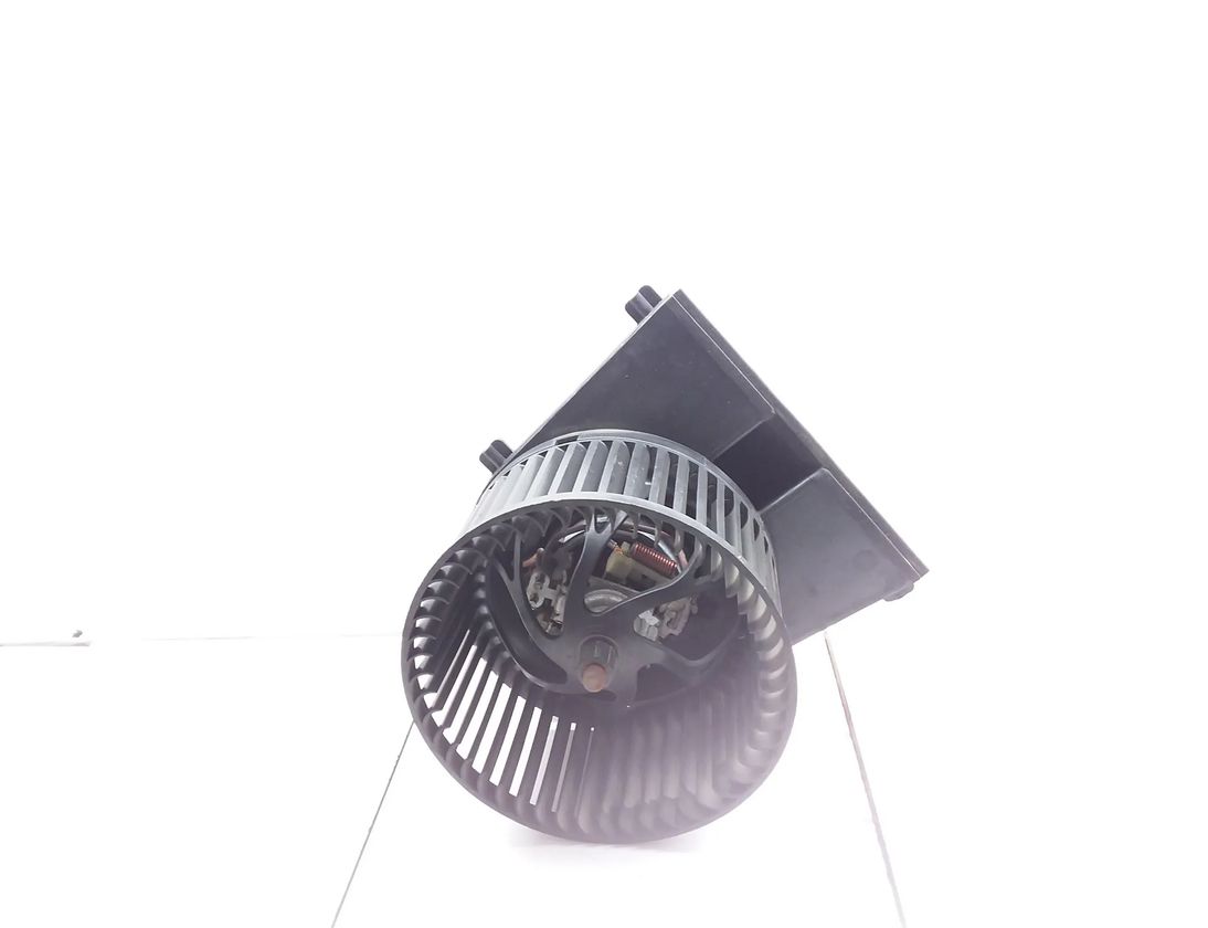 VOLKSWAGEN Golf 4 generation (1997-2006) Нагревательный вентиляторный моторчик салона 1j1819021a 29998872