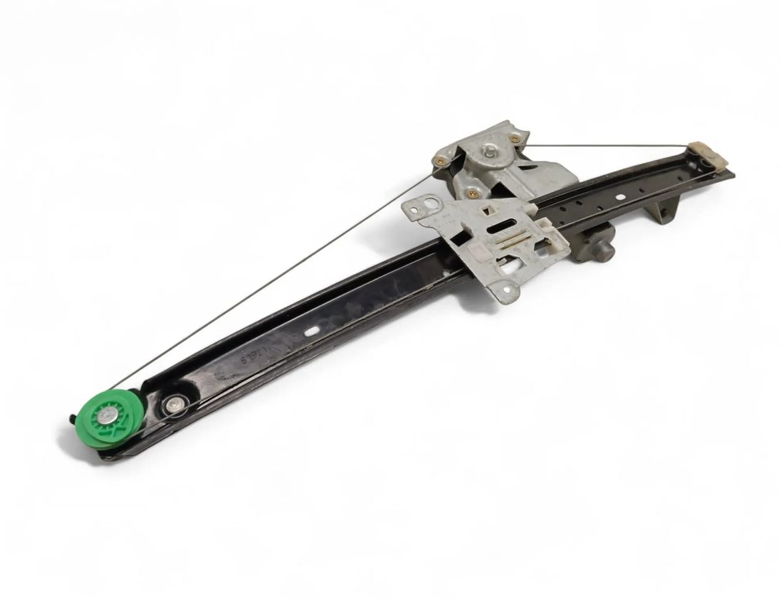 VOLVO V70 2 generation (2000-2008) Zdvíhač pravého zadného dverového okna 119971-XXX 30615430