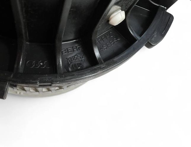 AUDI A4 B8/8K (2011-2016) Ventilátor kúrenia X6553 32979017