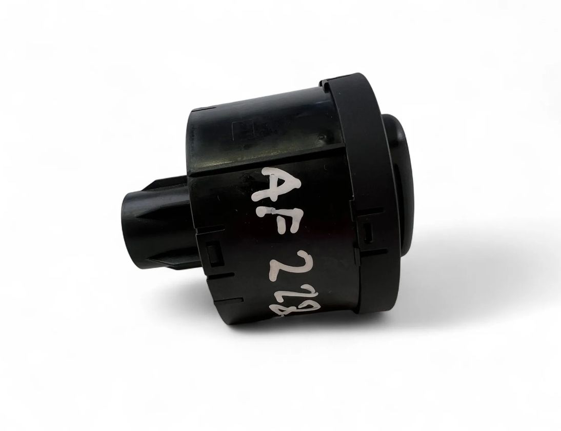 VOLKSWAGEN Golf 7 generation (2012-2024) Headlight Switch Control Unit 5E0941431D 33029816