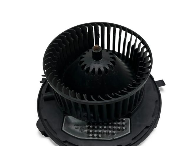 VOLKSWAGEN Golf 7 generation (2012-2024) Нагревательный вентиляторный моторчик салона 5Q1819021 33101122