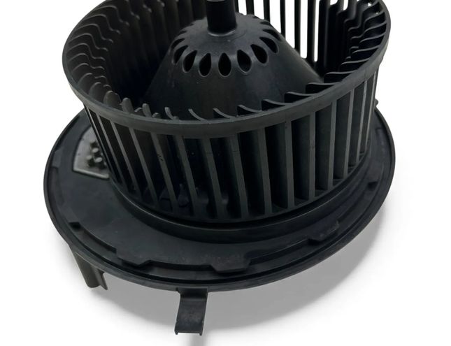 VOLKSWAGEN Golf 7 generation (2012-2024) Нагревательный вентиляторный моторчик салона 5Q1819021 33101122