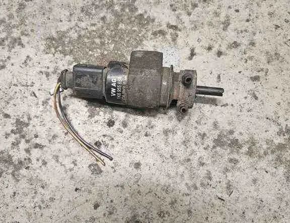 VOLKSWAGEN Touran 1 generation (2003-2015) Моторчик бачка омывателя 1KD955651A,8260A021,95562817201,A2048660221,18D955651,8260A082,A2108691021,67128360627,A4548600126,3841086G00000,67126938620,6434A1,1K6955651,3841086G00,3841086G10000 32638671