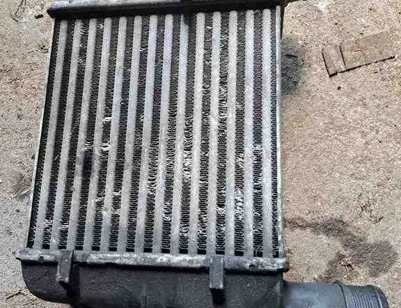 AUDI A4 B7/8E (2004-2008) Intercooler radiátor 8E0145805 32643040