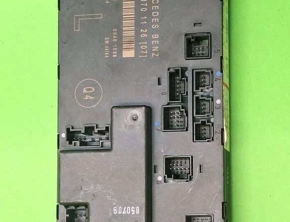 MERCEDES-BENZ E-Class W211/S211 (2002-2009) Ovládacia jednotka pravých zadných dverí 2118701126 31625755