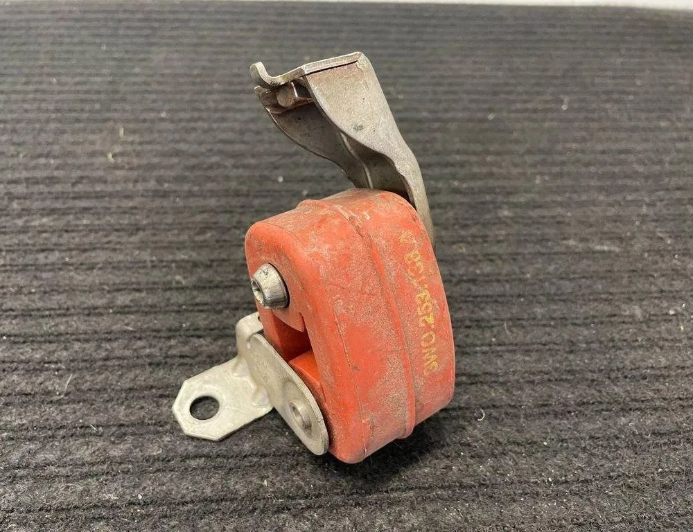 BENTLEY Continental B8 (2014-2023) Držiak výfukového závesu 8L9253147,3W0253138A 32193047