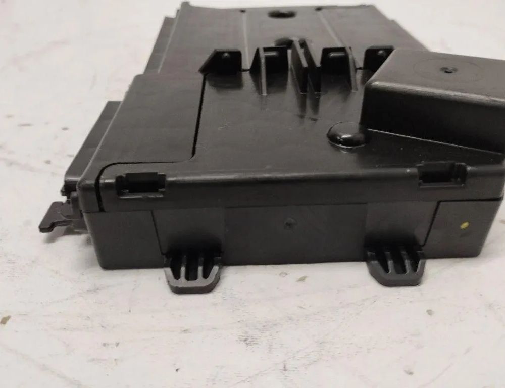 MERCEDES-BENZ C-Class W205/S205/C205 (2014-2023) Power Distribution Box A2135406100 32196421