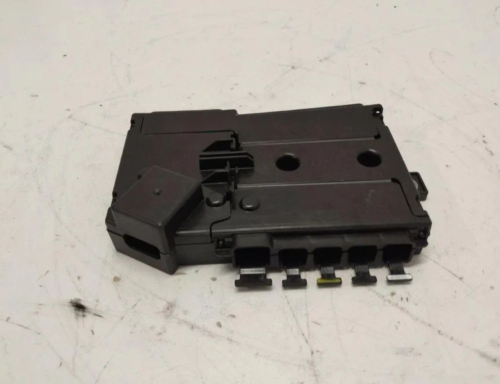 MERCEDES-BENZ C-Class W205/S205/C205 (2014-2023) Power Distribution Box A2135406100 32196421