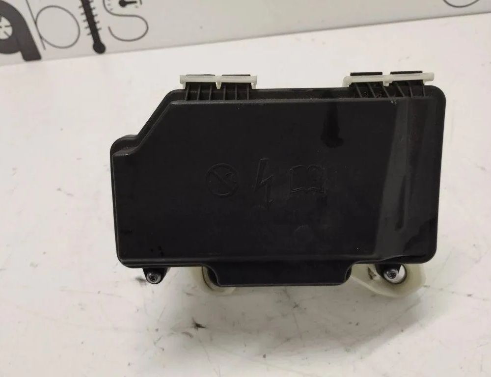 MERCEDES-BENZ C-Class W205/S205/C205 (2014-2023) Fuse Box A2055402328 32196425