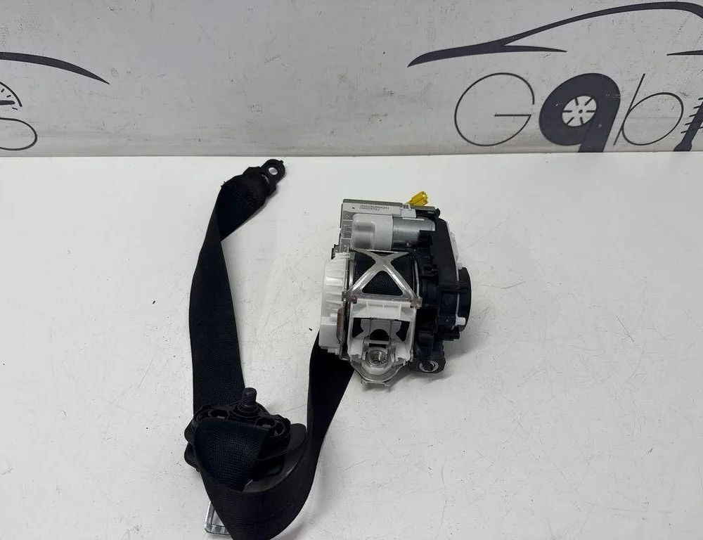 MERCEDES-BENZ GLE W166 (2015-2018) Pravý predný bezpečnostný pás A1668601400 32203945