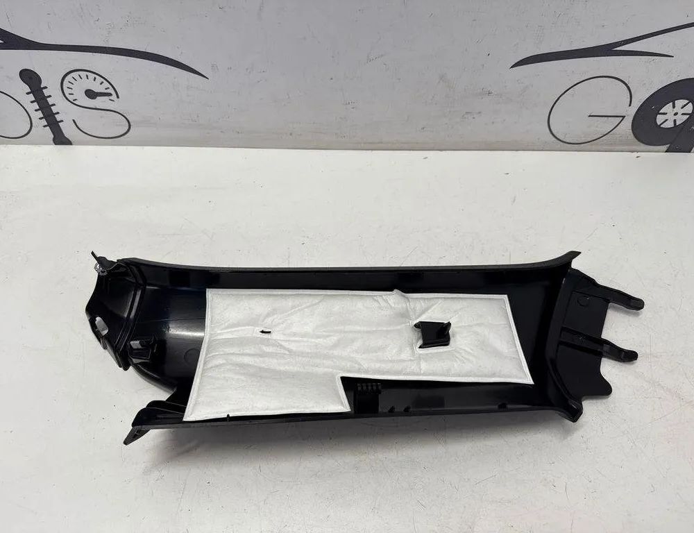 VOLVO XC60 2 generation (2017-2024) Ľavý zadný stĺpik ozdobného lemu 31425699 32204592