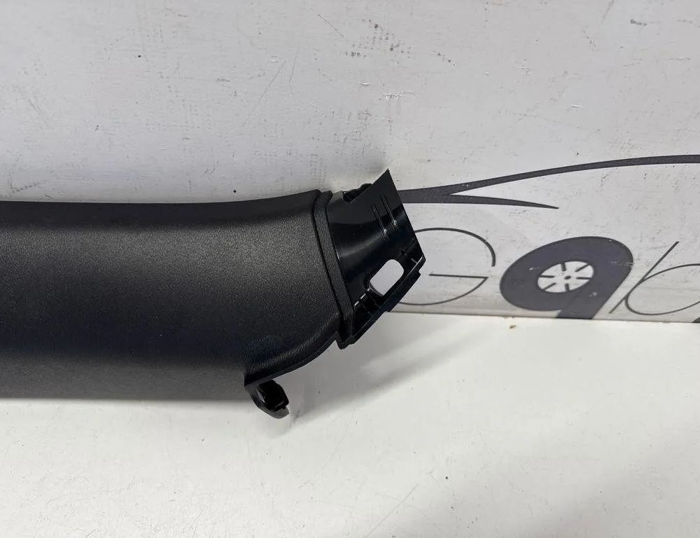 VOLVO XC60 2 generation (2017-2024) Ľavý zadný stĺpik ozdobného lemu 31425699 32204592